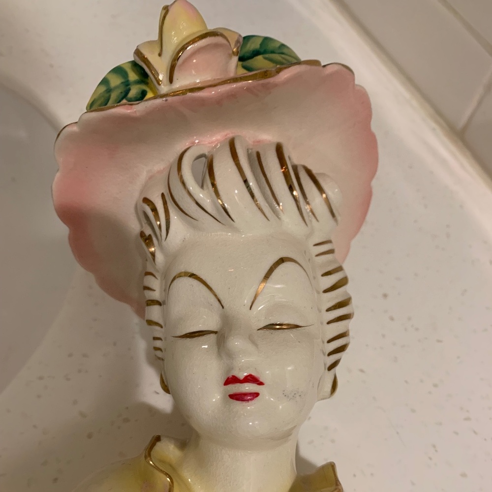 Vintage "  Thames " handcrafted  Lady head vase. made in Japan. Price firm